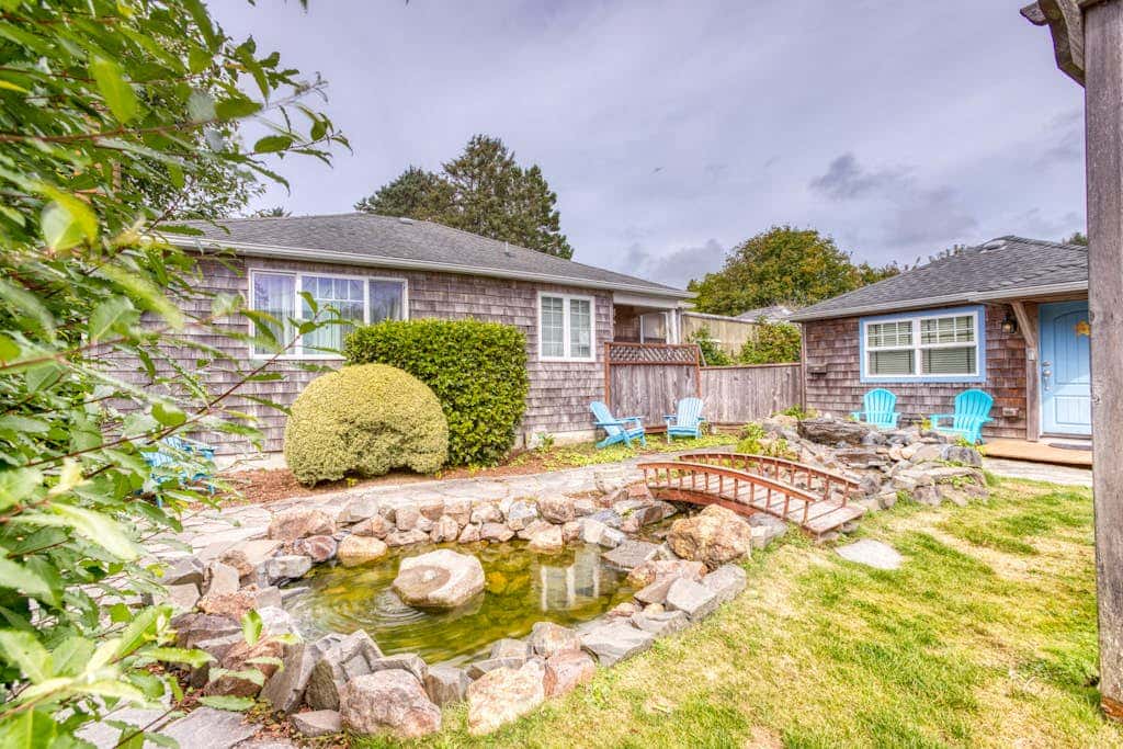 Three Cozy Cottages with Gas Fireplaces, Courtyard, & Beach Access - Dog-Friendly