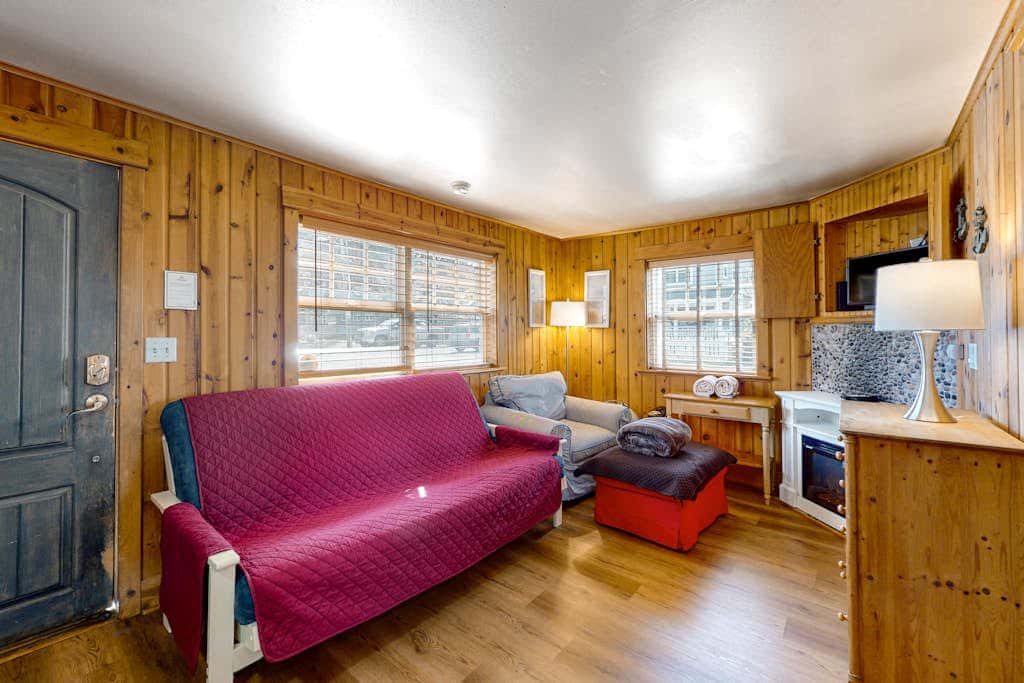 Dog-Friendly Beach Condo with Free WiFi - Close to Beach