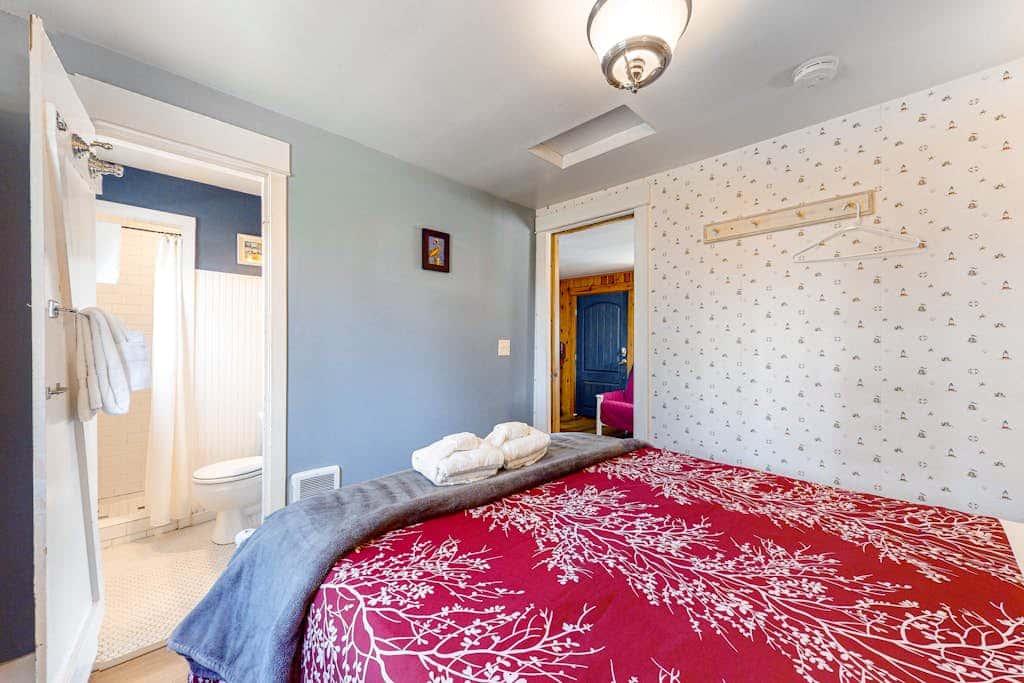 Dog-Friendly Beach Condo with Free WiFi - Close to Beach