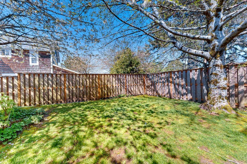 Airy Dog-Friendly Cottage with Free WiFi, Firepalce - Near Beach & Downtown