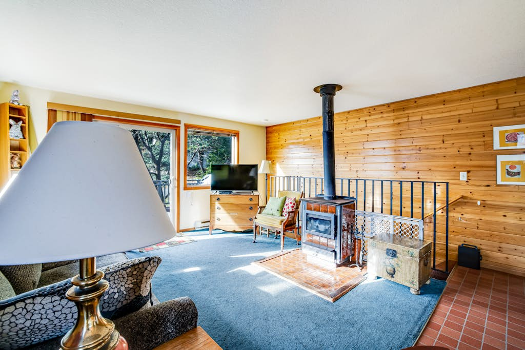 Dog-friendly downtown home moments from the beach w/ distant ocean views