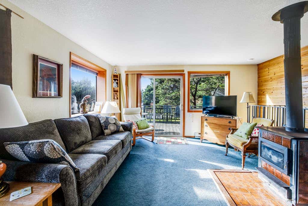 Dog-friendly downtown home moments from the beach w/ distant ocean views