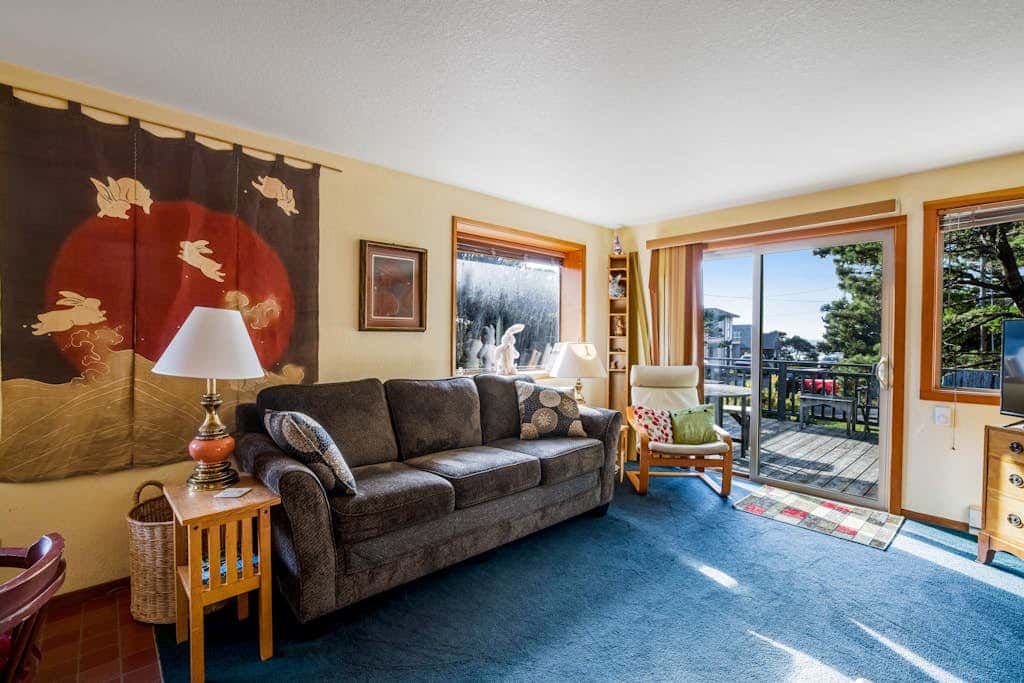 Dog-friendly downtown home moments from the beach w/ distant ocean views