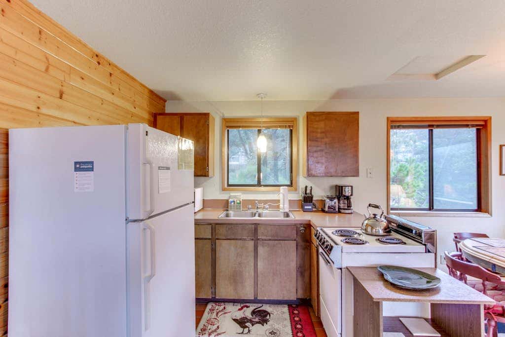 Dog-friendly downtown home moments from the beach w/ distant ocean views