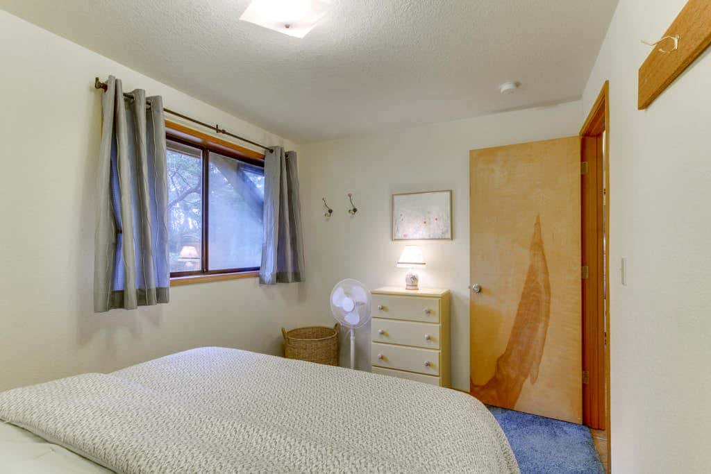 Dog-friendly downtown home moments from the beach w/ distant ocean views