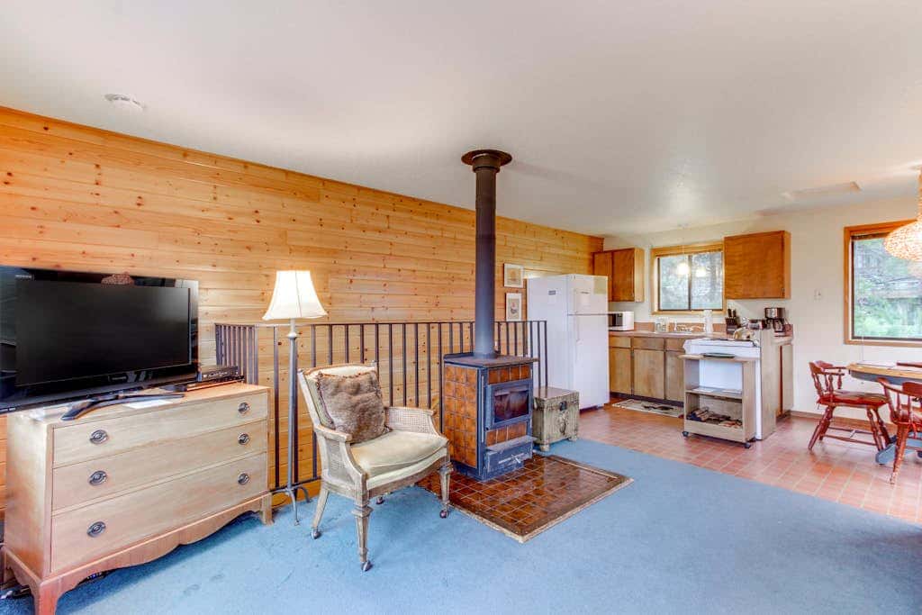 Dog-friendly downtown home moments from the beach w/ distant ocean views