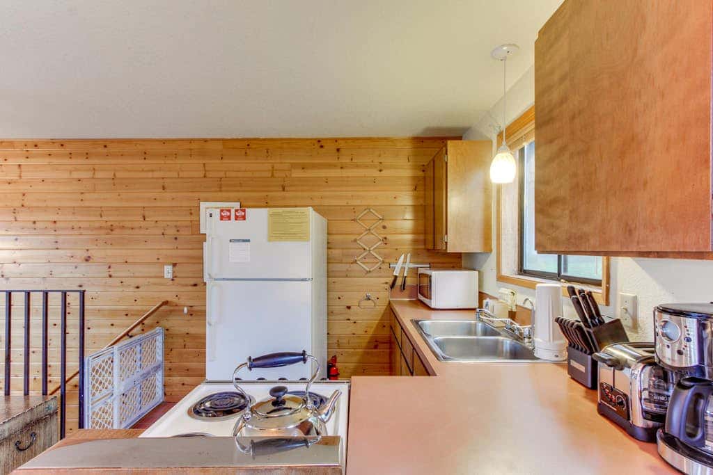 Dog-friendly downtown home moments from the beach w/ distant ocean views