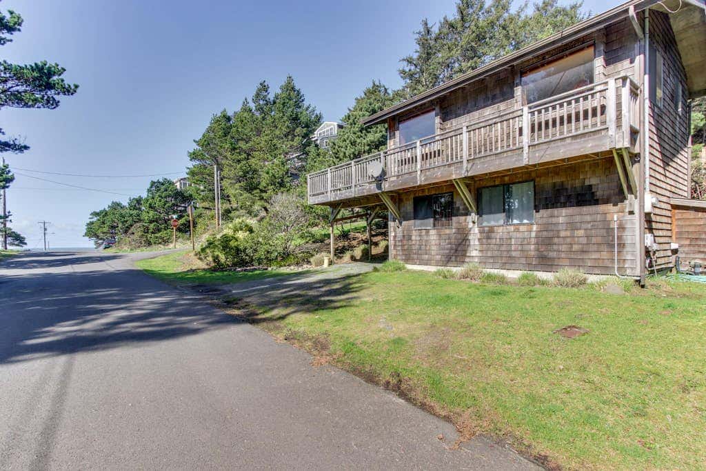 Dog-friendly downtown home moments from the beach w/ distant ocean views