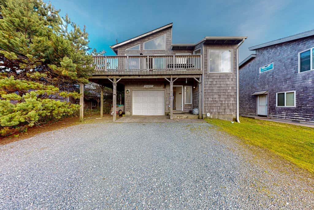 Elegant Home on Quiet Dead-End Street w/ Ocean Views - Dogs OK (MCA #155)