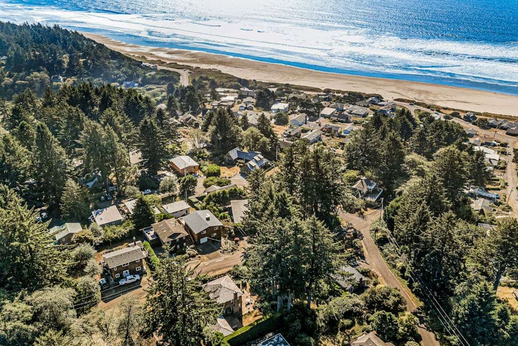 Comfy Cabin by the Sea