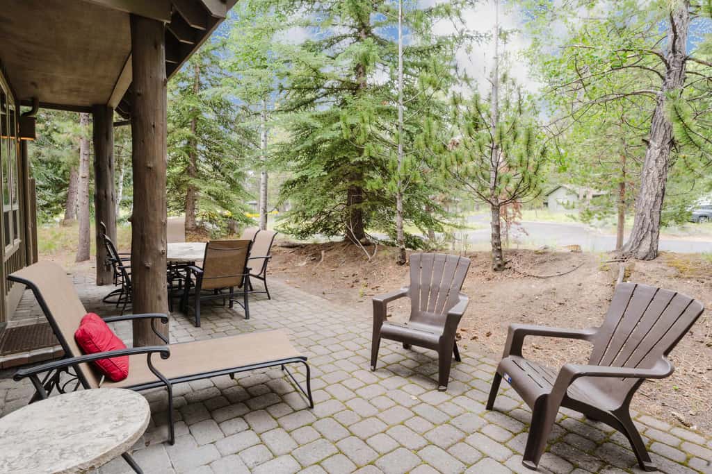Comfortable townhome with private hot tub & shared pool - SHARC passes included