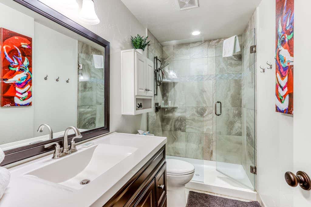 Dog-friendly home with private hot tub, fast WiFi, gas fireplace & SHARC passes