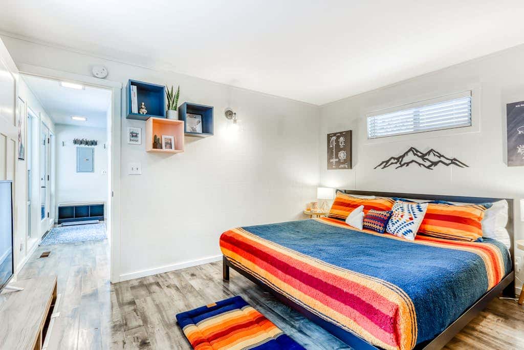 Dog-friendly home with private hot tub, fast WiFi, gas fireplace & SHARC passes