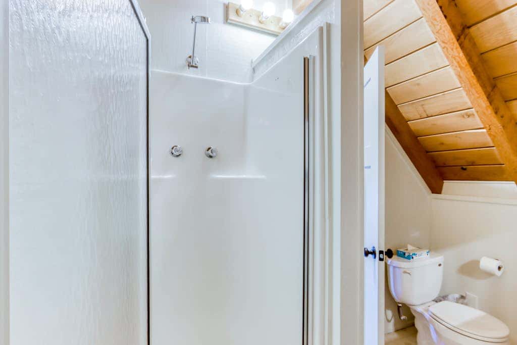 Dog-friendly home with private hot tub, fast WiFi, gas fireplace & SHARC passes