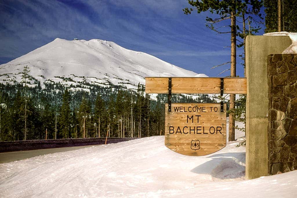 Dog-friendly home with private hot tub, fast WiFi, gas fireplace & SHARC passes