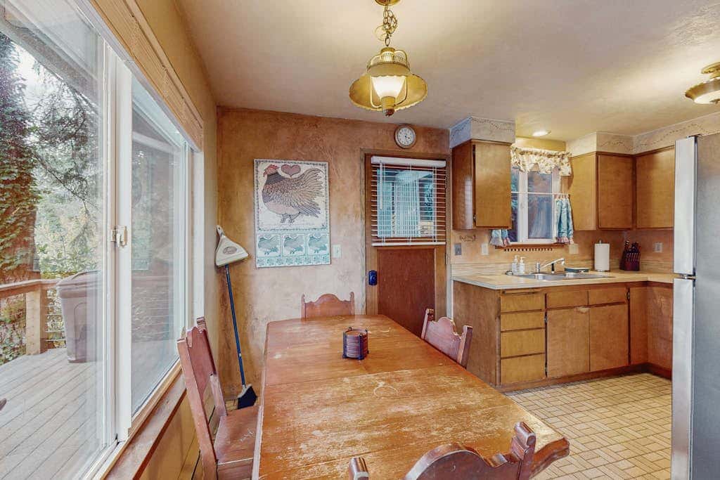 Dog-friendly lakefront home w/ convenient location & private deck