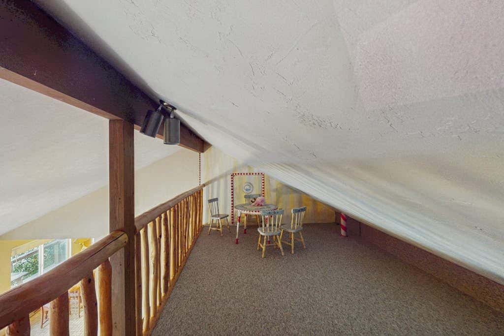 Dog-friendly lakefront home w/ convenient location & private deck