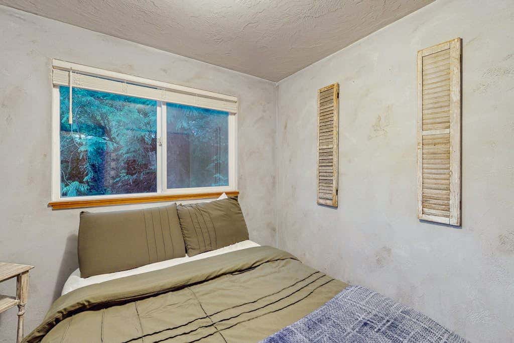 Dog-friendly lakefront home w/ convenient location & private deck
