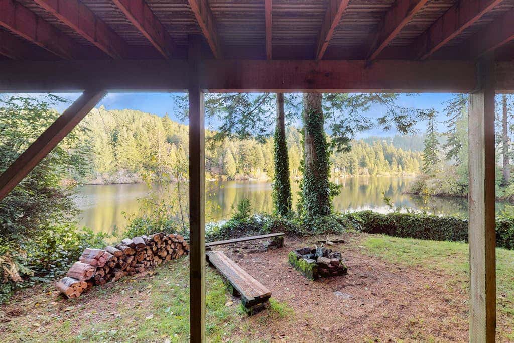 Dog-friendly lakefront home w/ convenient location & private deck