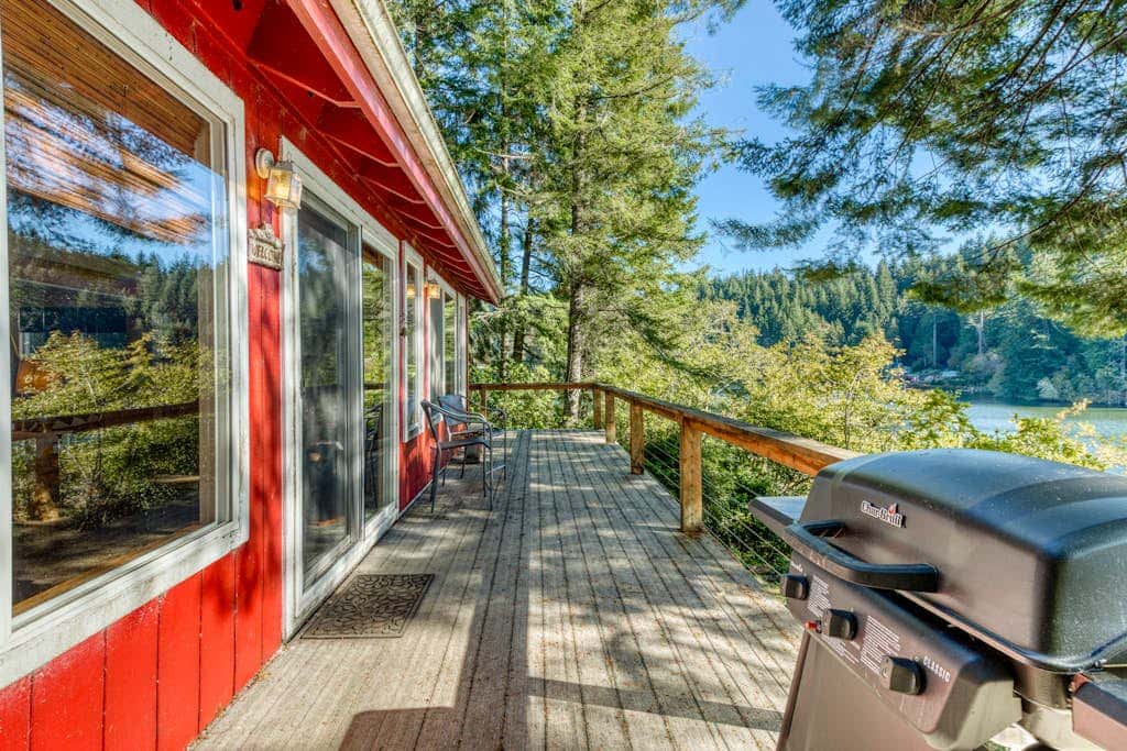 Dog-friendly lakefront home w/ convenient location & private deck