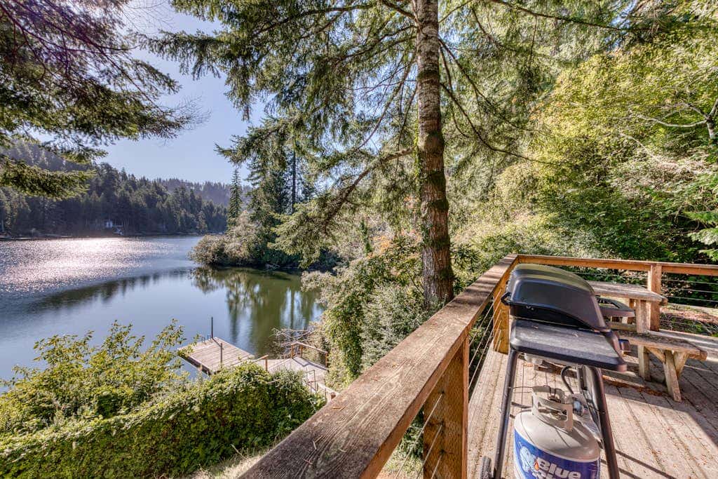 Dog-friendly lakefront home w/ convenient location & private deck