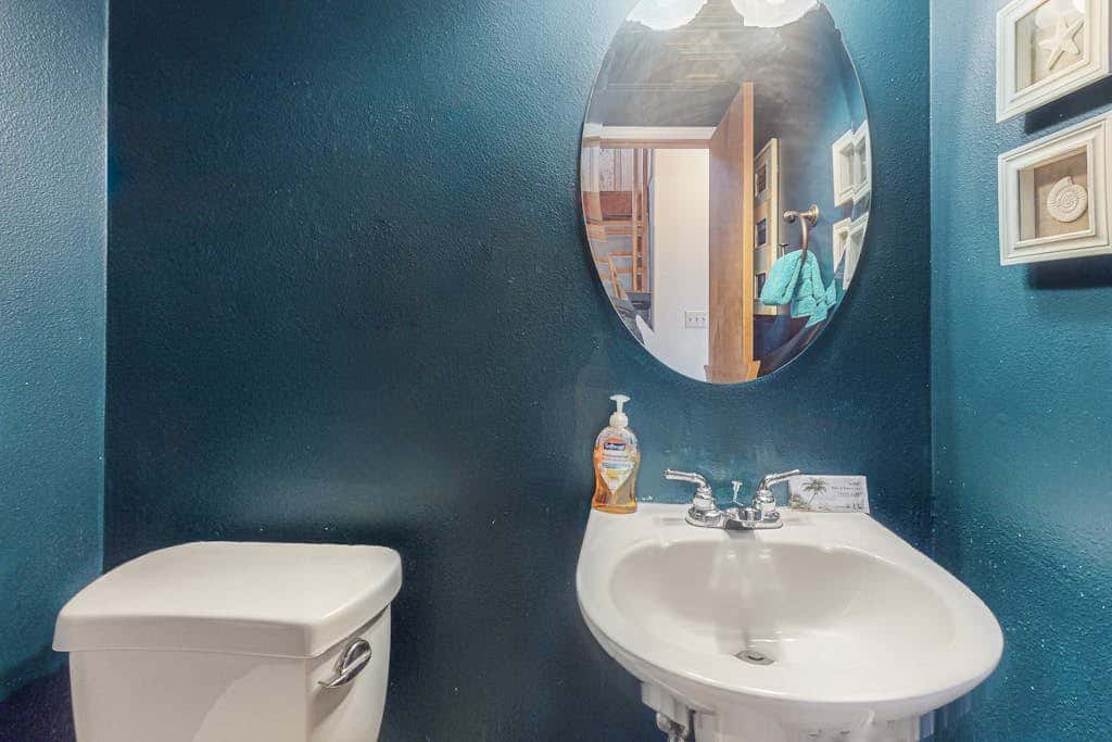 Elegant home with stunning ocean views & dog friendly