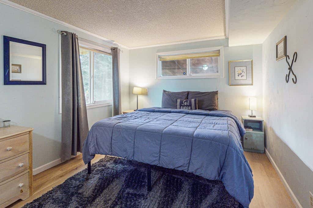 Elegant home with stunning ocean views & dog friendly