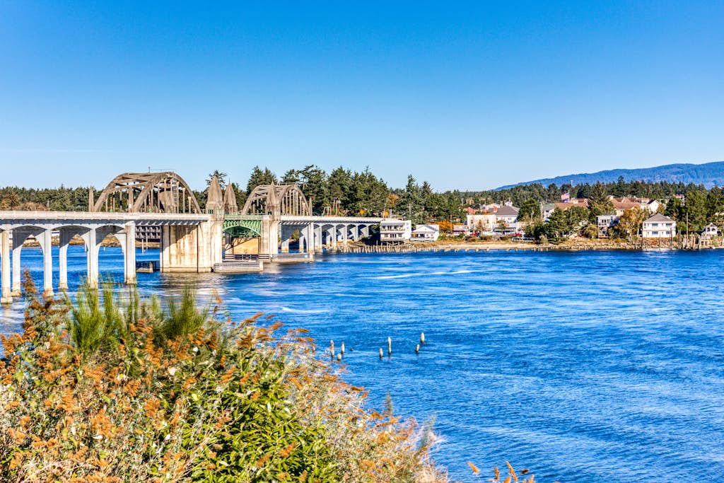Gorgeous riverfront rental with excellent views & large private deck