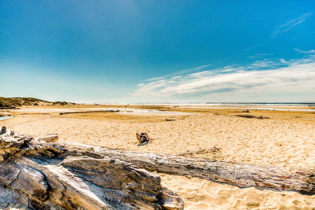 Private Hot Tub & Easy Access to the Beach - Dogs are Welcome