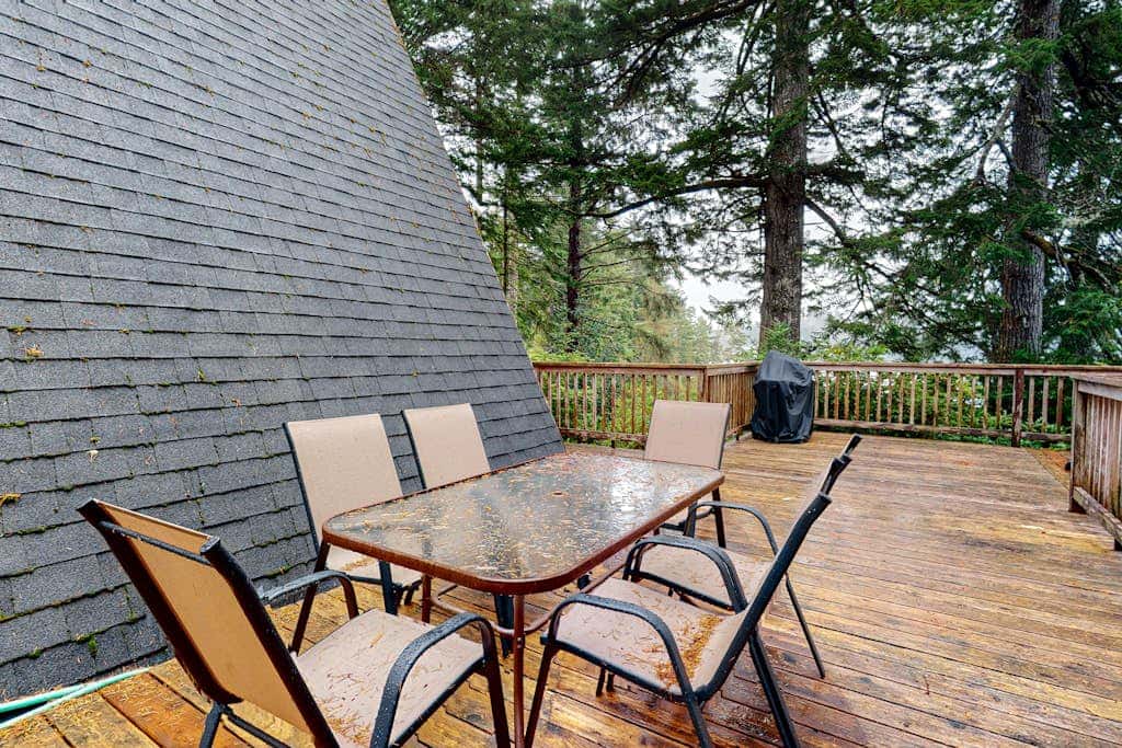 Dog-Friendly Home with Expansive Deck with Hot Tub and Dock on Woahink Lake