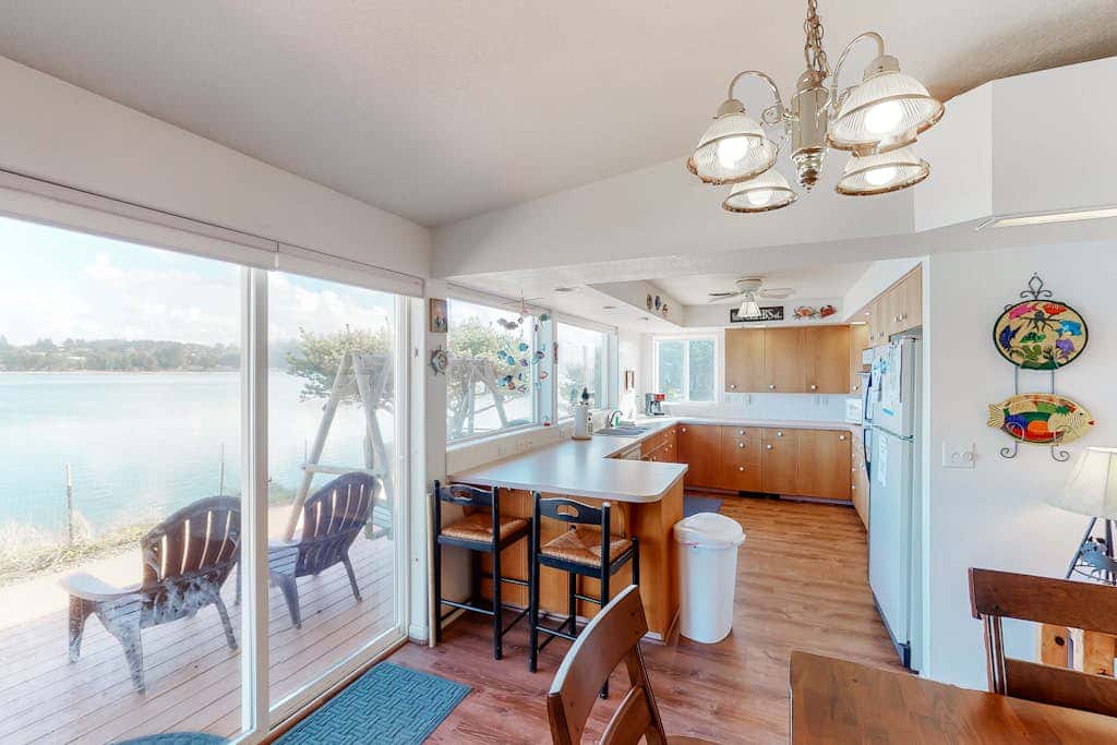 Dog-Friendly Bayfront Home with Private Hot Tub, Water & Bridge Views, Free WiFi