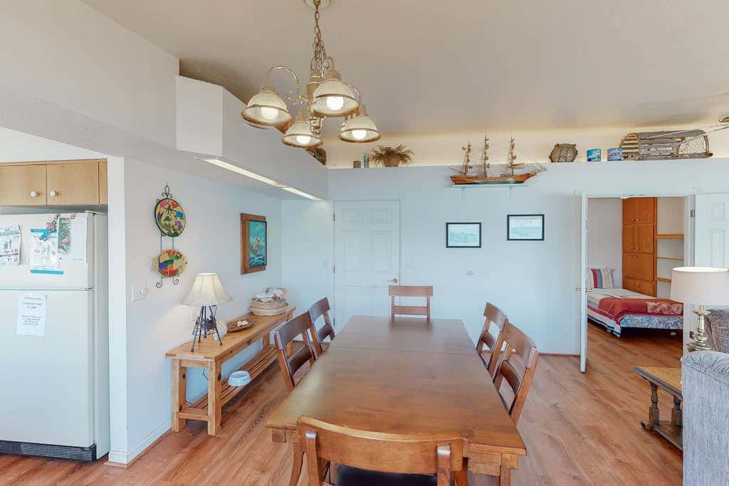 Dog-Friendly Bayfront Home with Private Hot Tub, Water & Bridge Views, Free WiFi