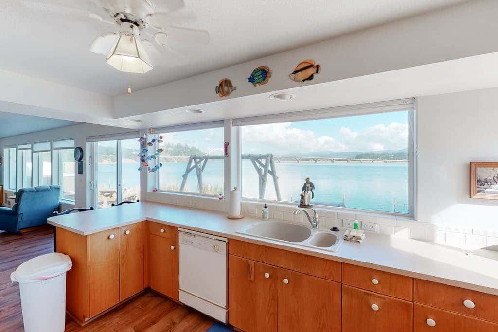 Dog-Friendly Bayfront Home with Private Hot Tub, Water & Bridge Views, Free WiFi