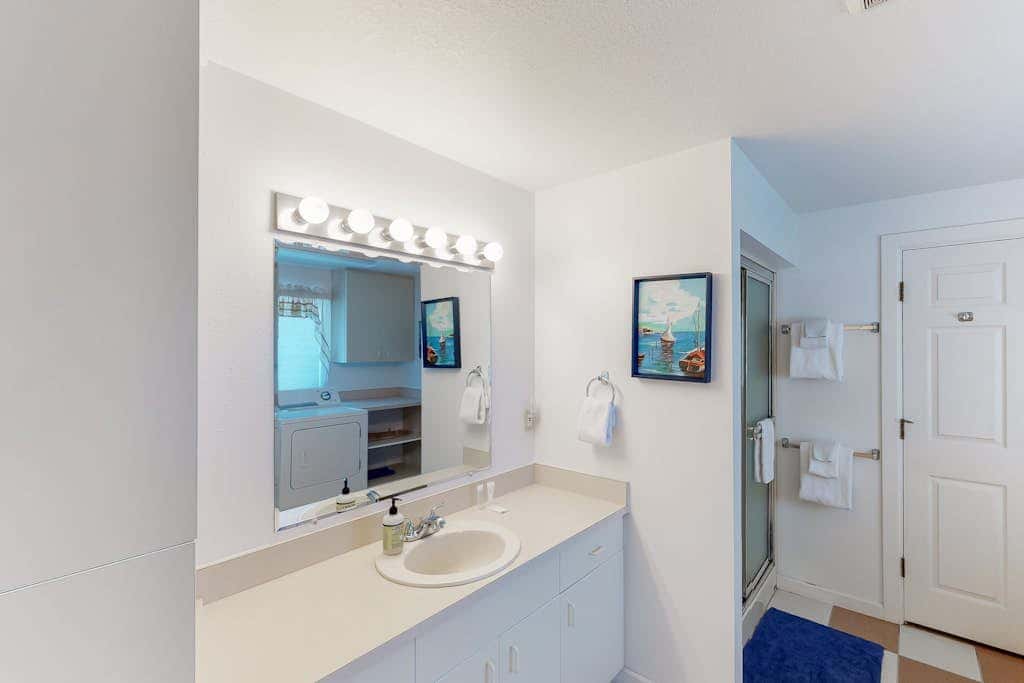 Dog-Friendly Bayfront Home with Private Hot Tub, Water & Bridge Views, Free WiFi