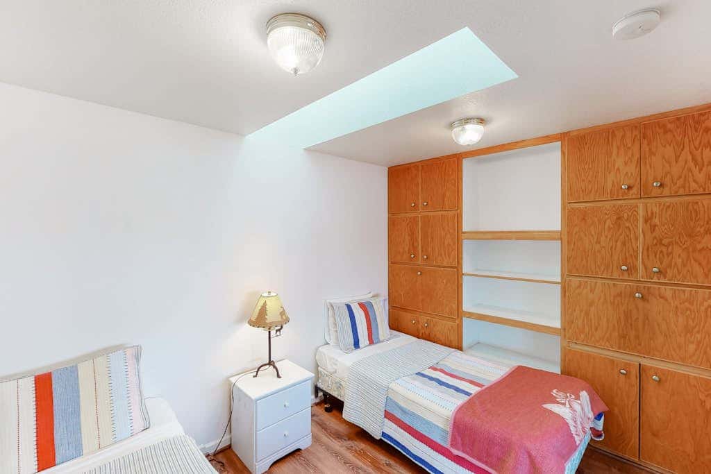 Dog-Friendly Bayfront Home with Private Hot Tub, Water & Bridge Views, Free WiFi