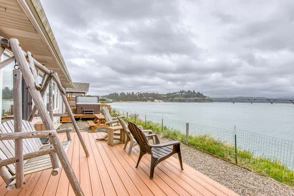 Dog-Friendly Bayfront Home with Private Hot Tub, Water & Bridge Views, Free WiFi