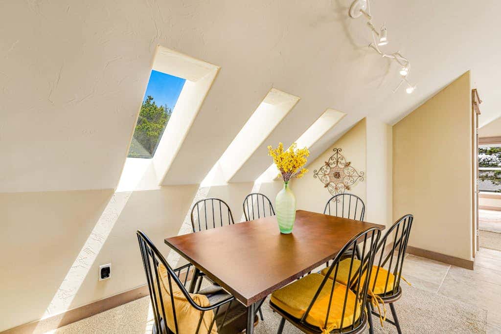 Luxurious home with 3 suites, 3 fireplaces, game room & hot tub - walk to beach