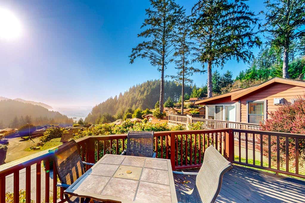 Tranquil dog-friendly coastal escape with private hot tub, patio, & nature views