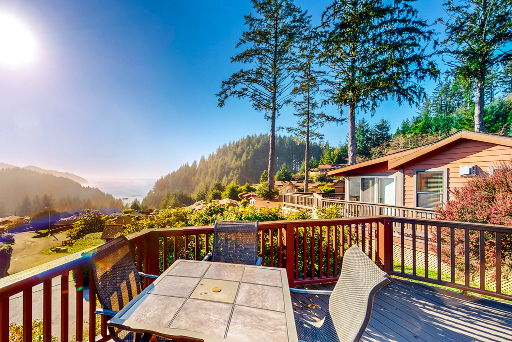 Tranquil dog-friendly coastal escape with private hot tub, patio, & nature views