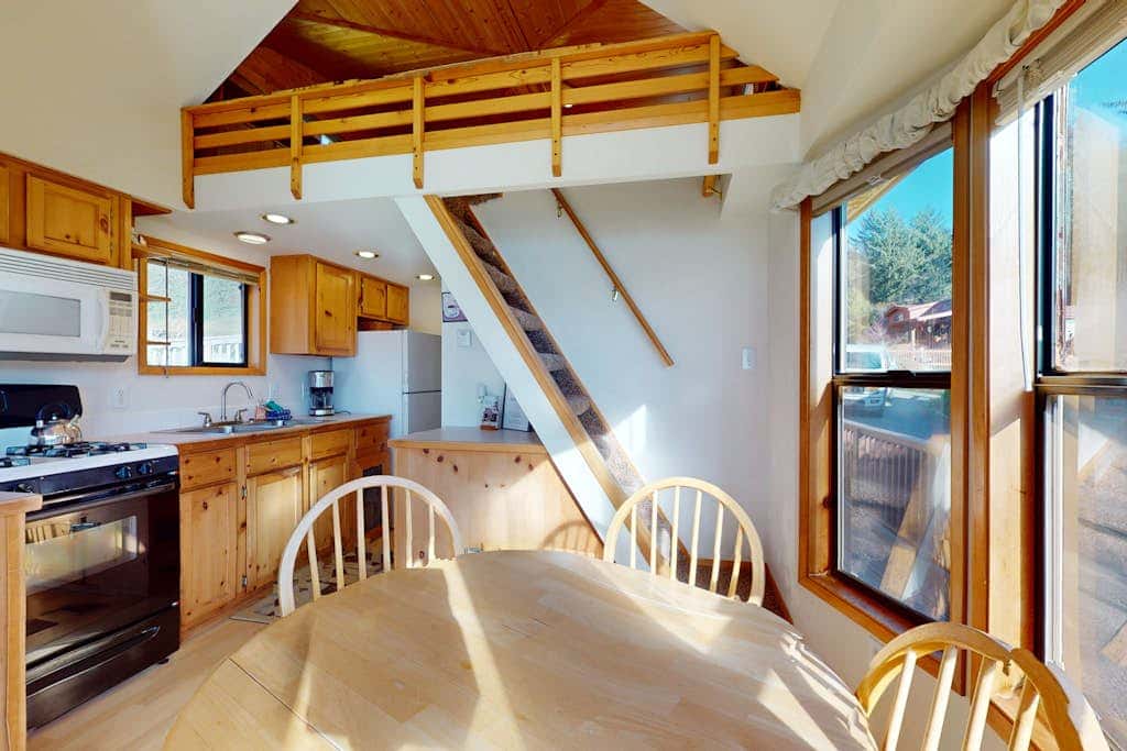 Tranquil dog-friendly coastal escape with private hot tub, patio, & nature views