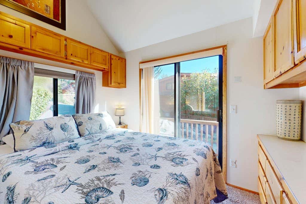 Tranquil dog-friendly coastal escape with private hot tub, patio, & nature views