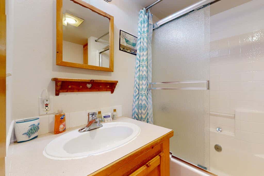Tranquil dog-friendly coastal escape with private hot tub, patio, & nature views
