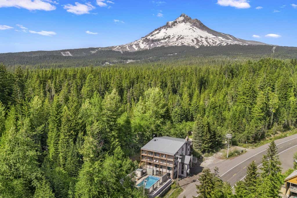 Alpine Cloud Retreat