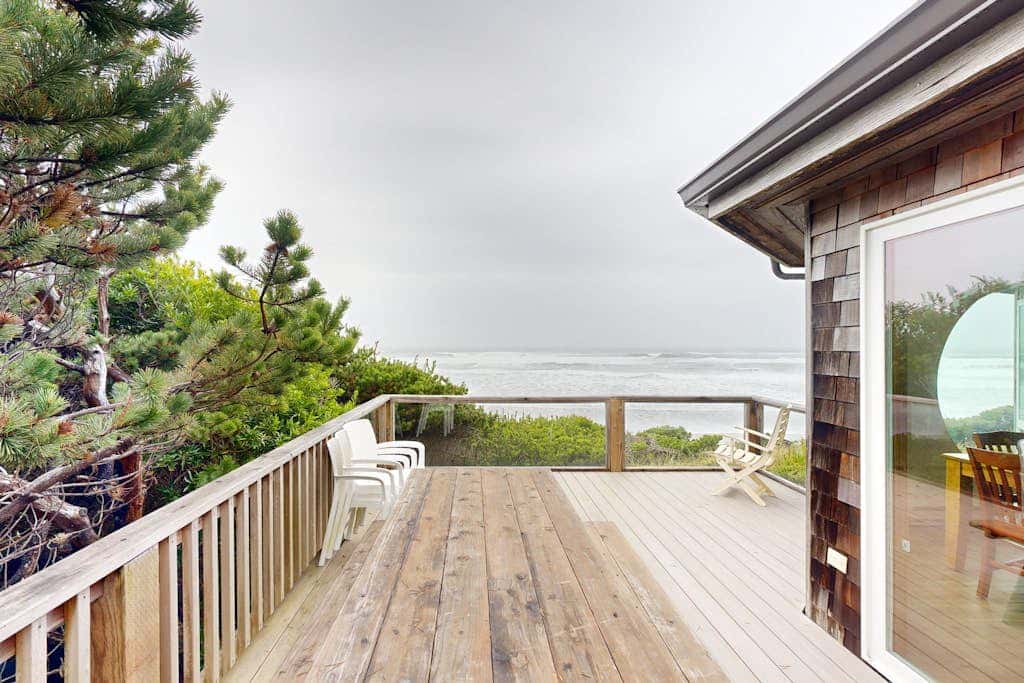 Stunning beachfront home with sweeping ocean views, firepit, fireplace, balcony