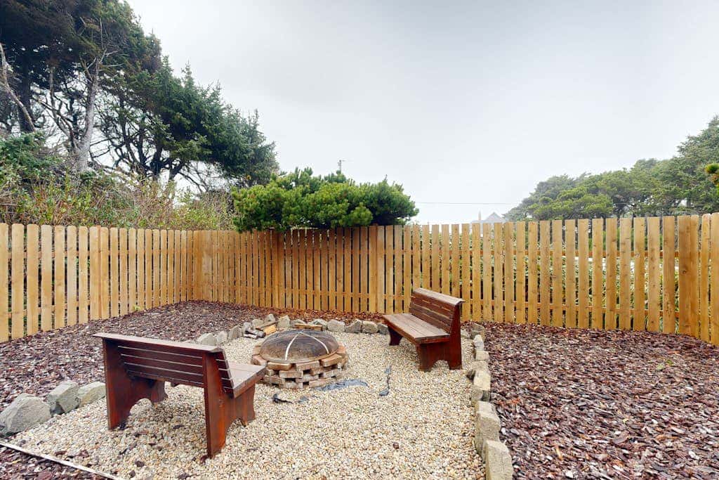 Stunning beachfront home with sweeping ocean views, firepit, fireplace, balcony