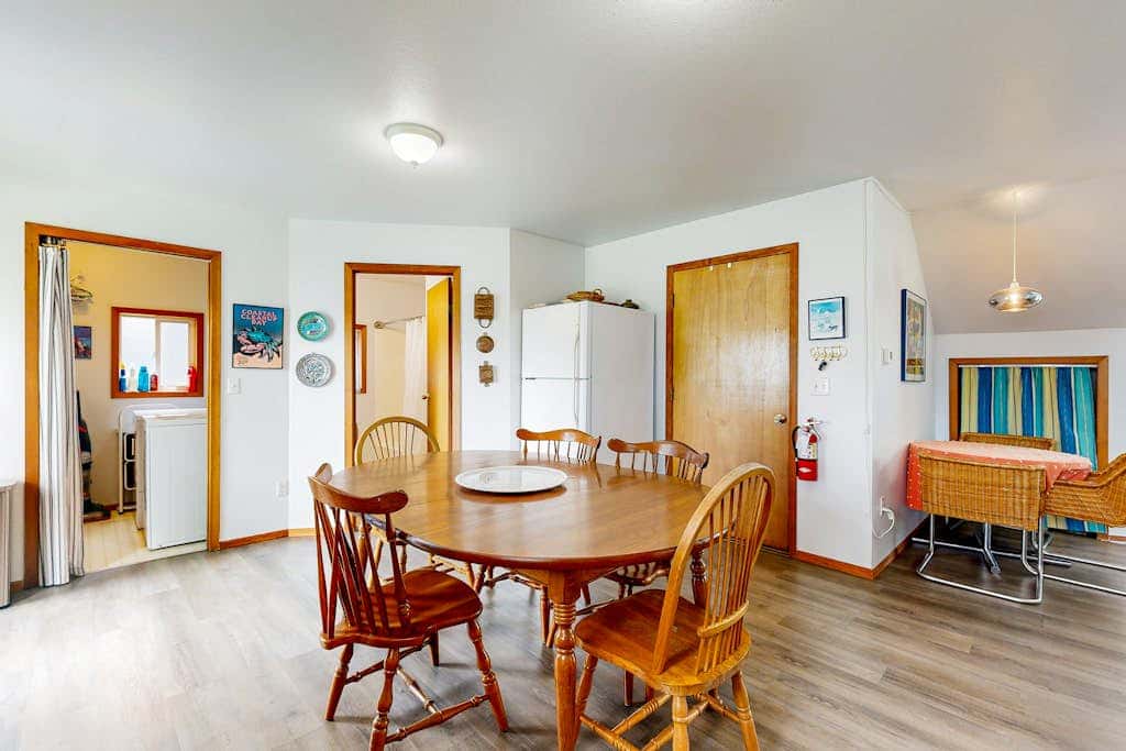 Coastal, Dog-Friendly Home in Great Location - Six Blocks from Nye Beach