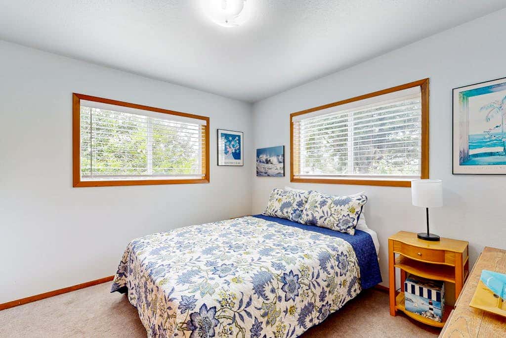 Coastal, Dog-Friendly Home in Great Location - Six Blocks from Nye Beach