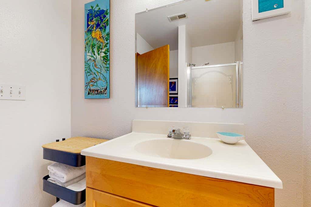Coastal, Dog-Friendly Home in Great Location - Six Blocks from Nye Beach