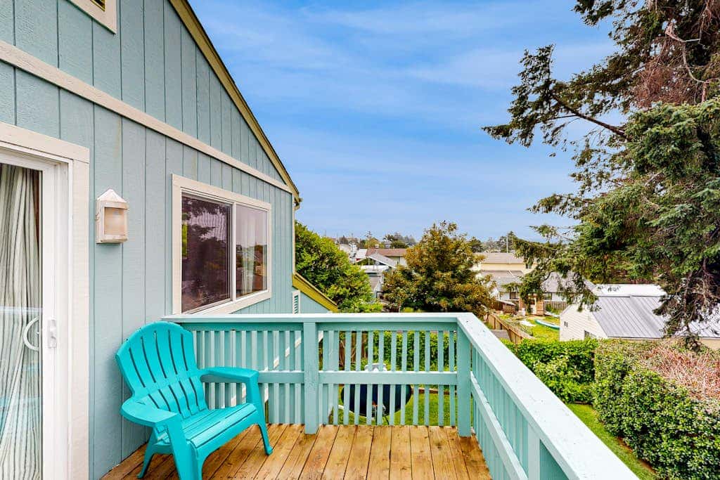 Coastal, Dog-Friendly Home in Great Location - Six Blocks from Nye Beach
