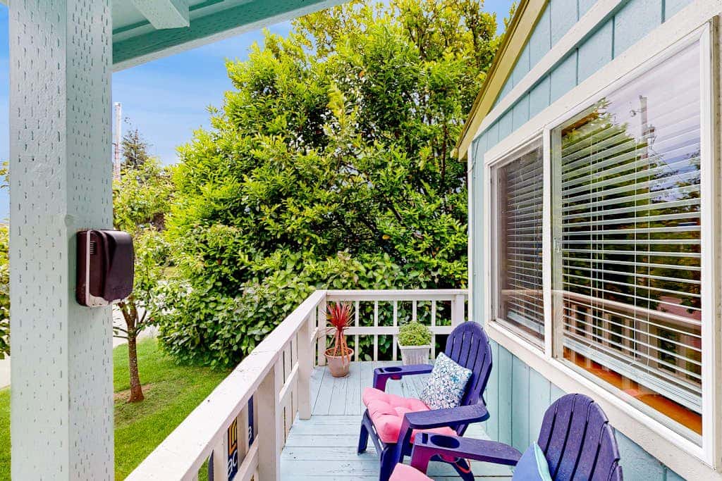 Coastal, Dog-Friendly Home in Great Location - Six Blocks from Nye Beach